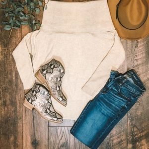Cowl/Off the Shoulder Sweater